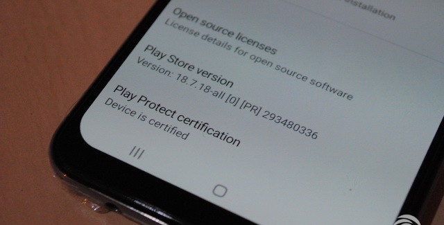 تحقق من إصدار Google Play الخاص بك